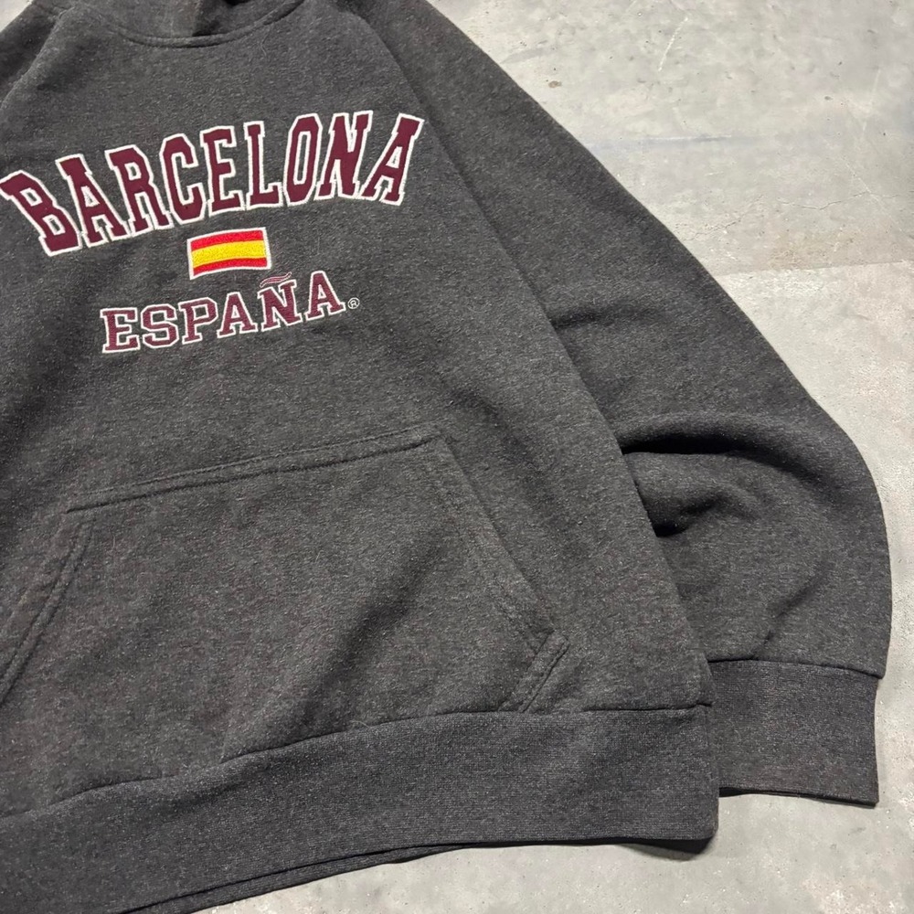 Vintage Y2K/2000s Grey Barcelona España Spain Spellout Pullover Hoodie! Size M - Picture 4 of 7